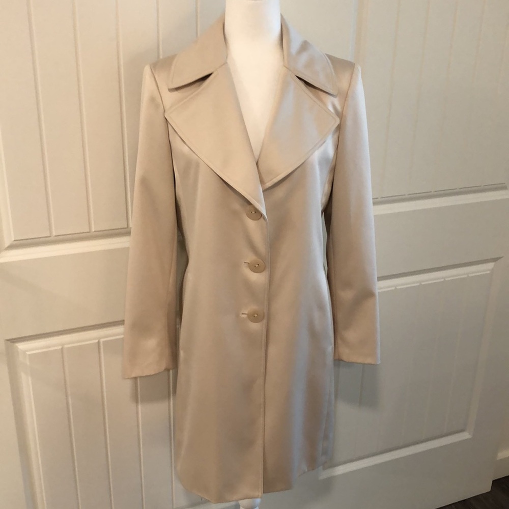 Tahari Classic Button Front 3/4 Length Dress Coat